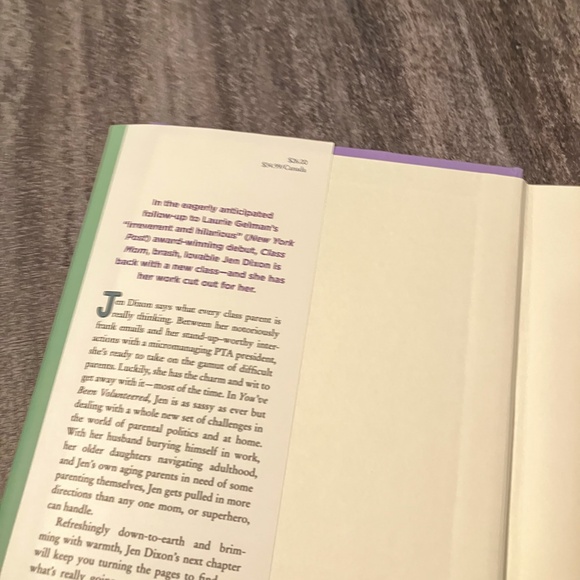 2-pack Laurie Gelman books: Class Mom series - Picture 4 of 11